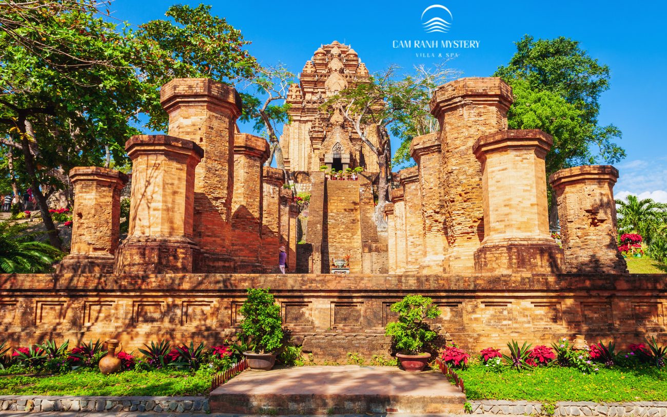 Tháp Bà Ponagar Nha Trang - địa điểm du lịch nổi tiếng ở Nha Trang
