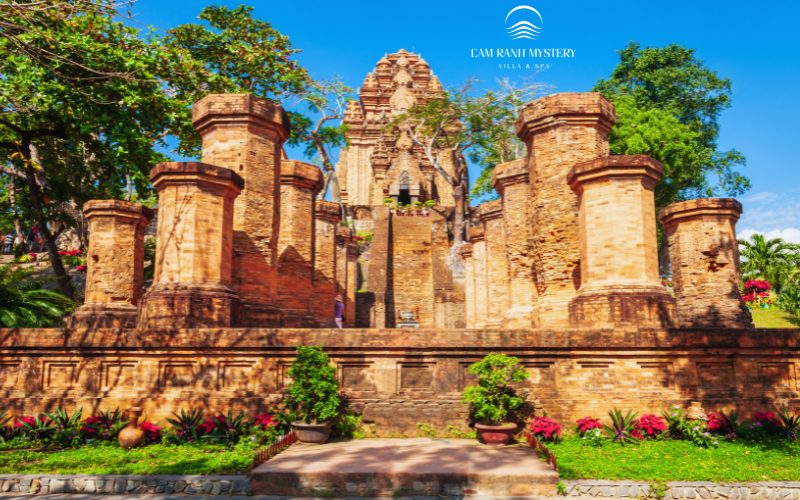 Ponagar Tower – a famous tourist destination in Nha Trang